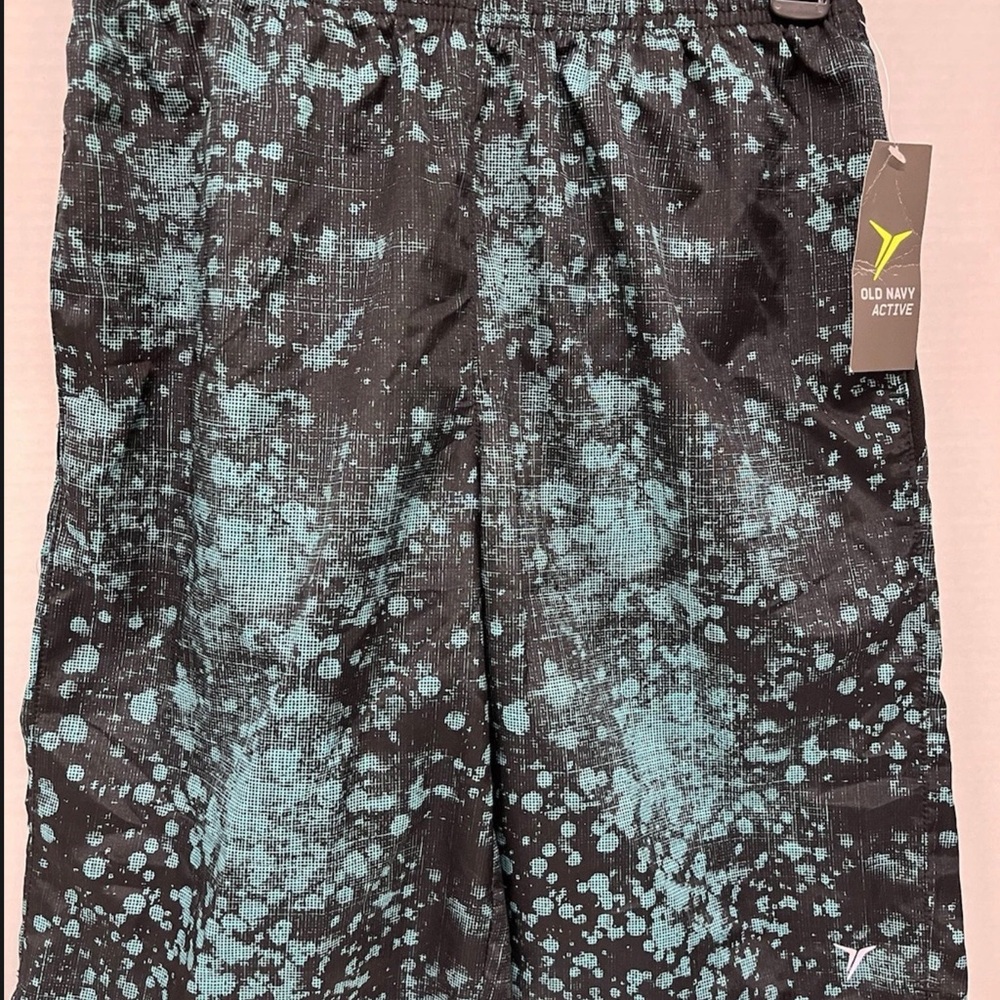 NWT Old Navy Boys GO Dry Athletic Shorts Gray Neon‎ Yellow Size XL 14-16